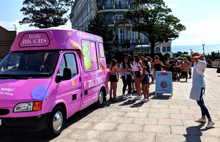 Little-Moons-Mochi-Ice-Cream-Van-Sampling-2 Little Moons mochi ice cream beach tour