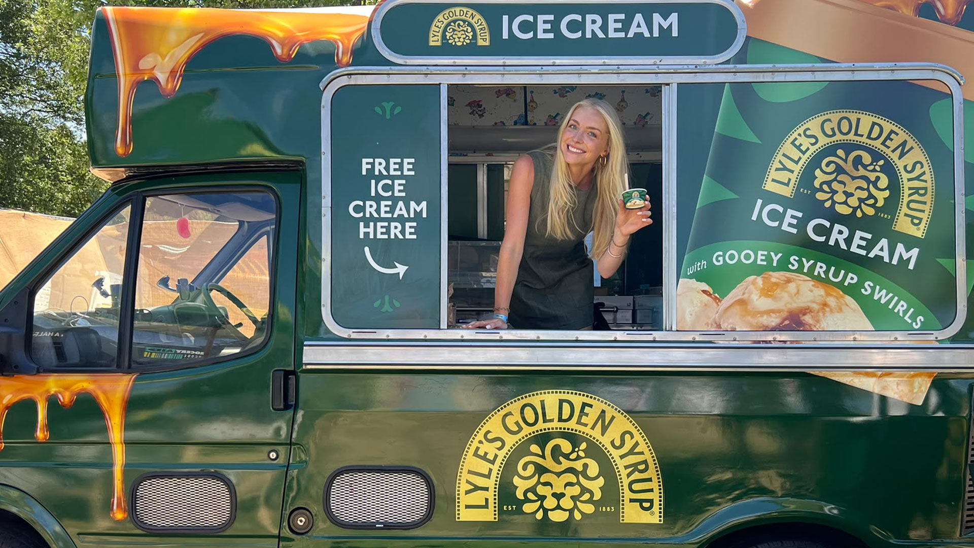 The iMP brand ambassador team on-site with the fully wrapped Tate & Lyle ice cream van.